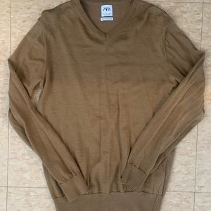 Zara V-neck men’s sweater size large